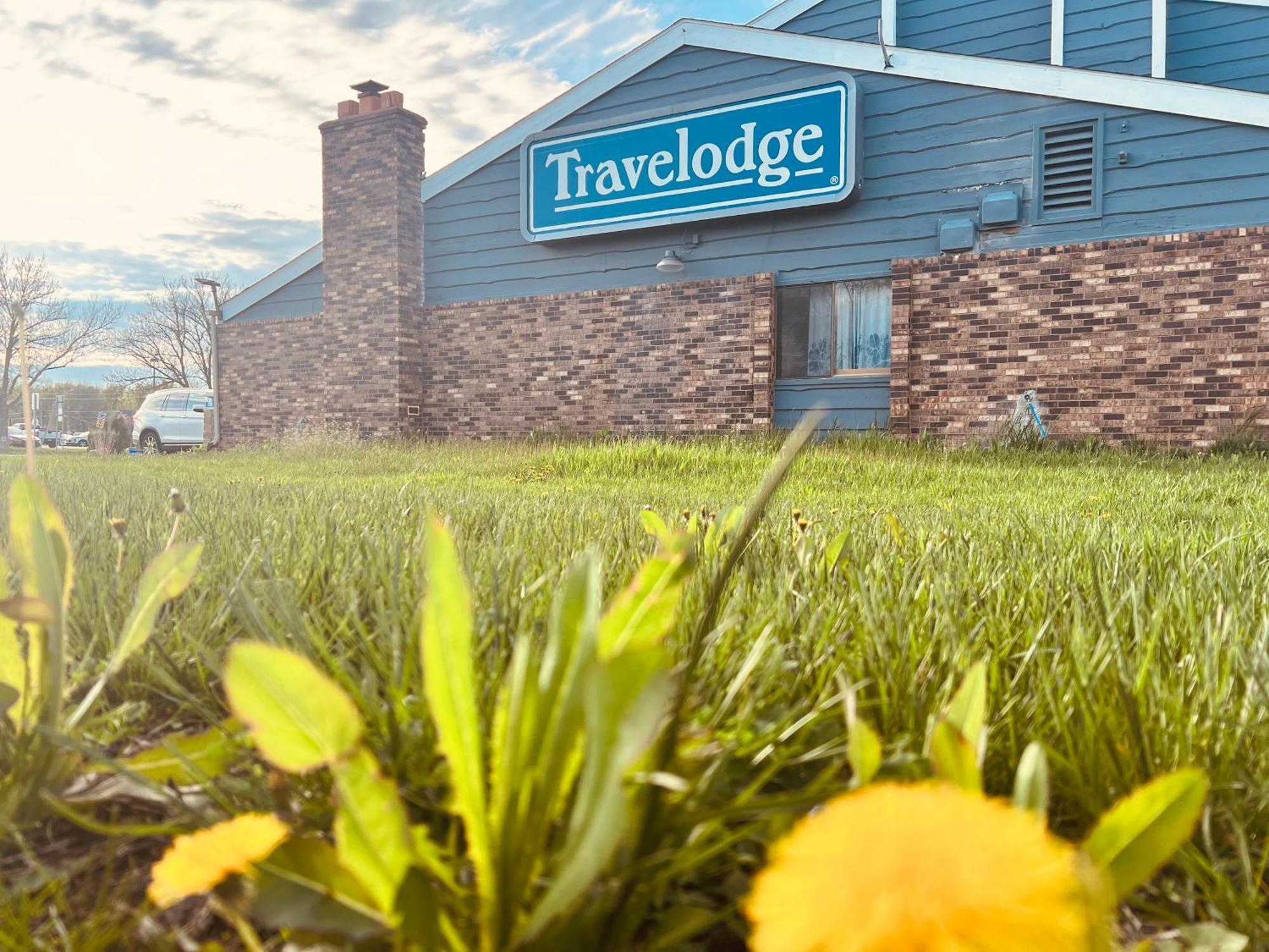 Travelodge By Wyndham Valleyfair Shakopee Exterior photo