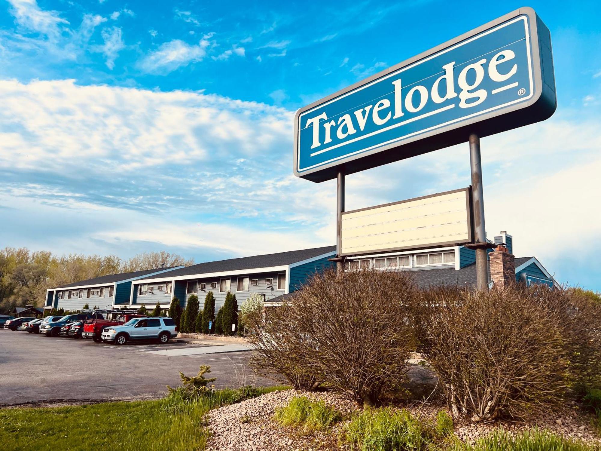 Travelodge By Wyndham Valleyfair Shakopee Exterior photo