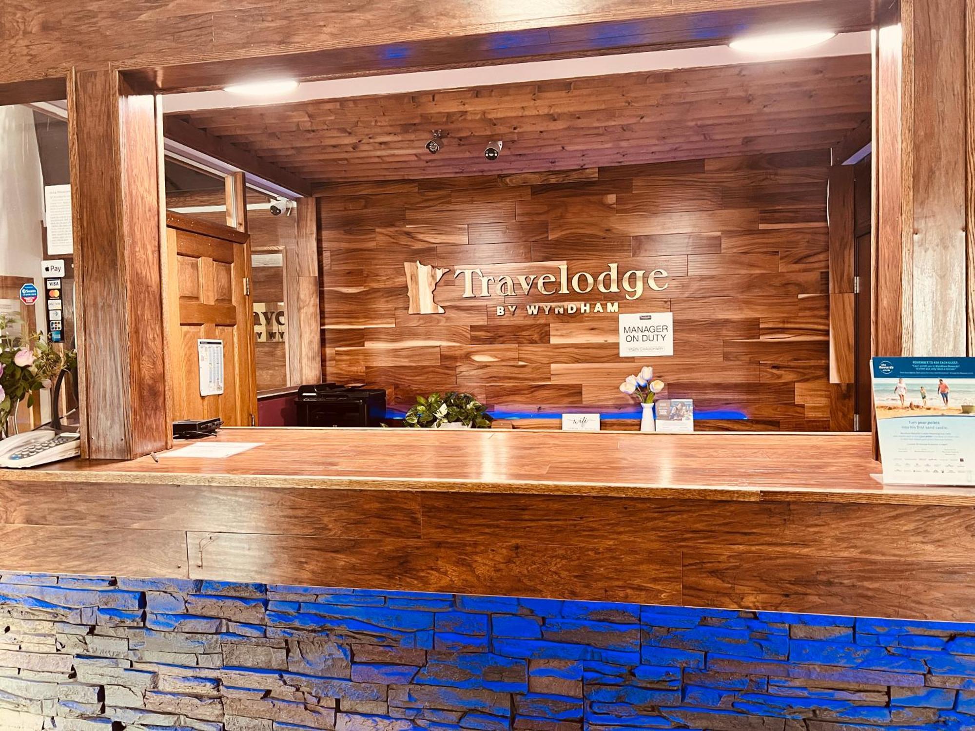 Travelodge By Wyndham Valleyfair Shakopee Exterior photo