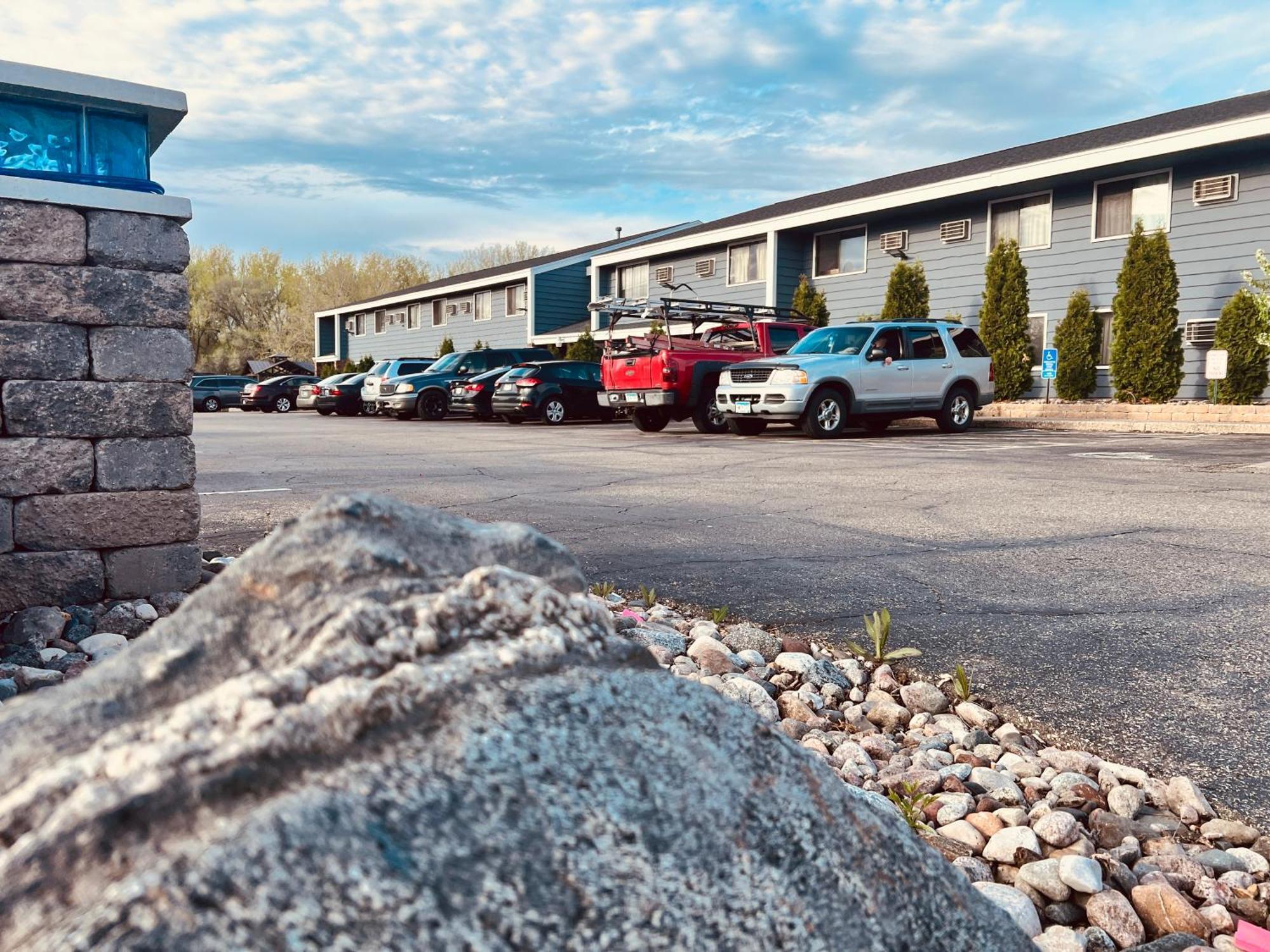 Travelodge By Wyndham Valleyfair Shakopee Exterior photo