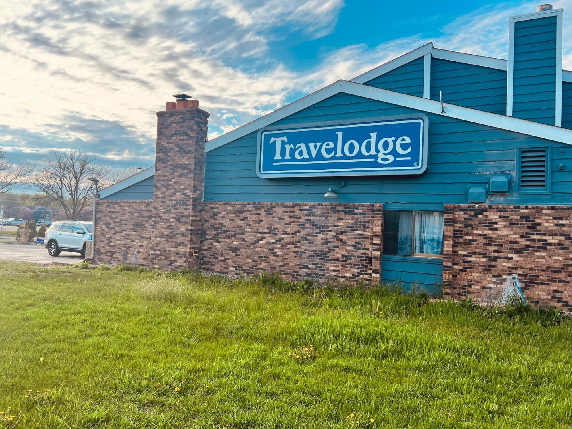 Travelodge By Wyndham Valleyfair Shakopee Exterior photo